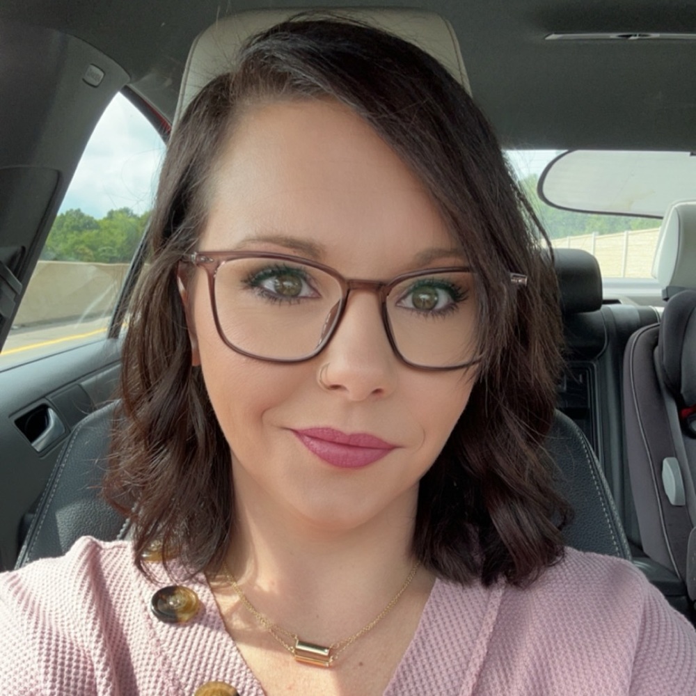 Meet your Posher, Alyshia